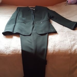 Rare Tahari pant suit